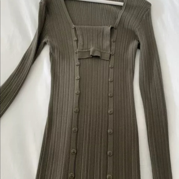 Jacquemus Rib-Knit Buttoned Dress In khaki. MESSAGE BEFORE BUYING - Picture 6 of 11
